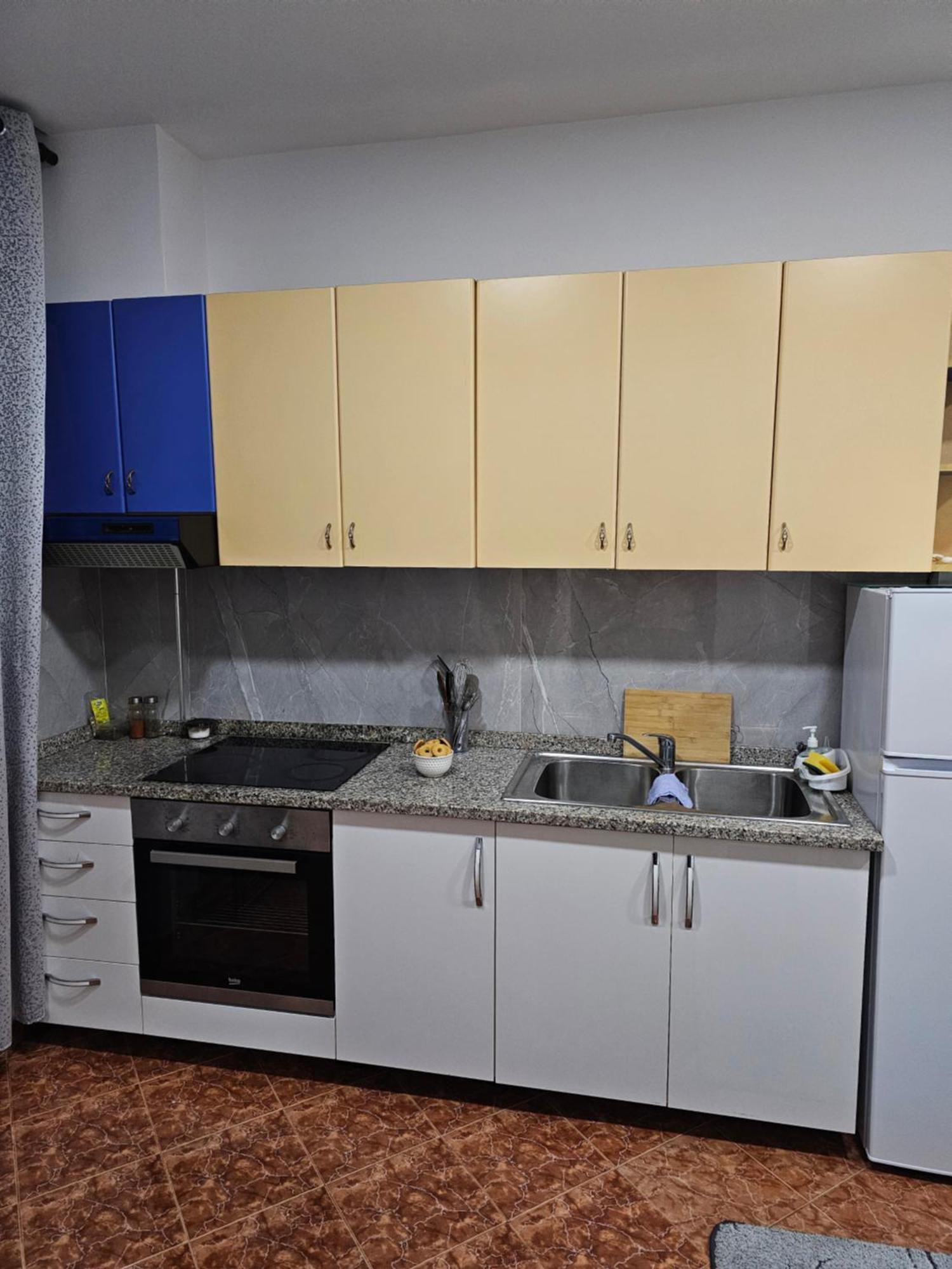 Geljus Apartment Tirana Exteriör bild